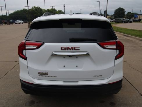 Used 2024 GMC Terrain SLE w/ Driver Convenience Package AWD/4WD image 16