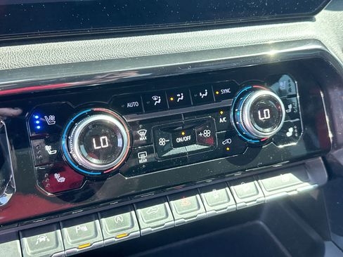 Used 2022 GMC Sierra 1500 AT4 w/ AT4 Premium Package image 19