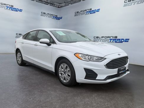 Used 2020 Ford Fusion S image 3