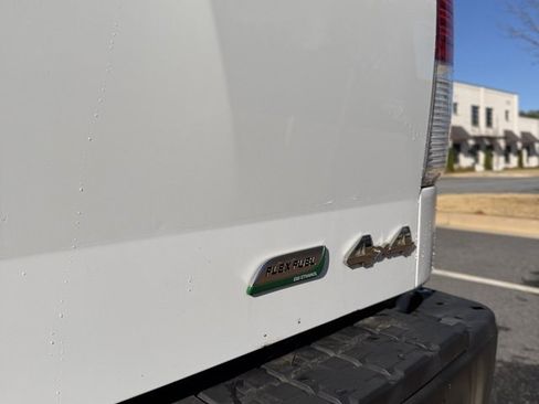 Used 2012 Toyota Tundra 4x4 CrewMax w/ SR5 Pkg image 7