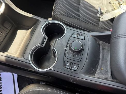 Used 2023 GMC Terrain SLE w/ Driver Convenience Package FWD image 15