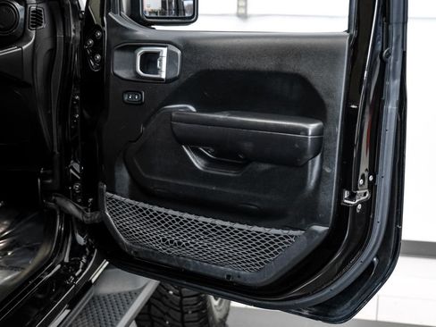 Used 2020 Jeep Wrangler Sport AWD/4WD image 38
