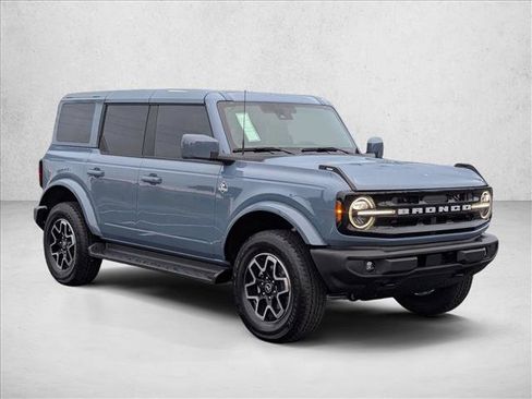 New 2025 Ford Bronco Outer Banks image 6