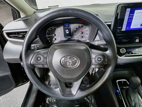 Certified 2025 Toyota Corolla LE FWD image 10