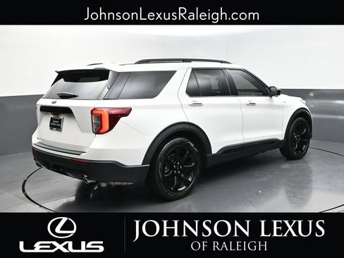 Used 2024 Ford Explorer ST-Line w/ Class IV Trailer Tow Package RWD image 9