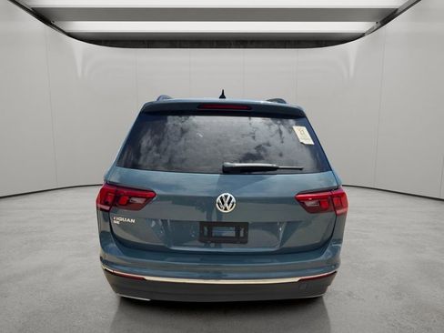Used 2020 Volkswagen Tiguan SE w/ Panoramic Sunroof Package FWD image 8