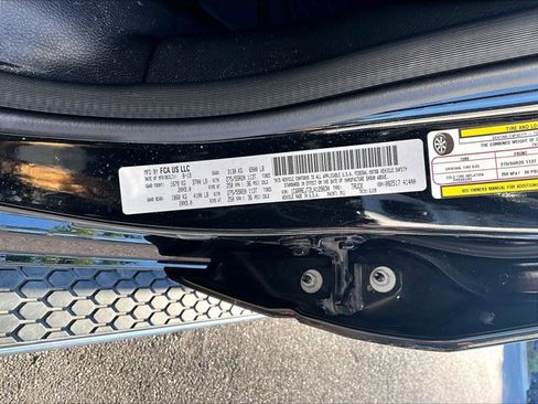 Used 2020 RAM 1500 Laramie image 30