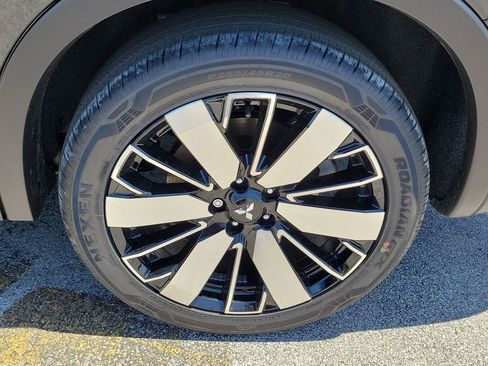 New 2025 Mitsubishi Outlander SE image 7