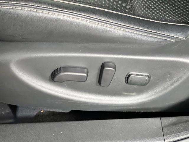 Used 2023 Nissan Maxima SV w/ Floor Mat Group FWD image 11