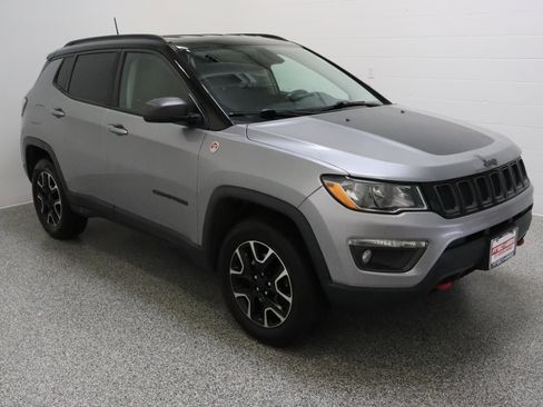 Used 2020 Jeep Compass Trailhawk AWD/4WD image 4