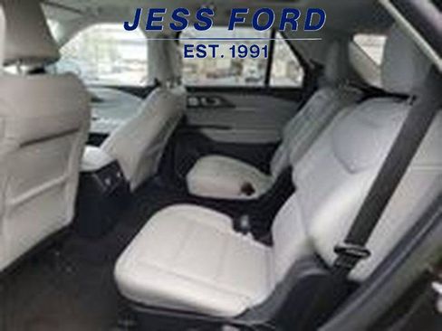 Used 2025 Ford Explorer Platinum w/ LUX Leather Package image 10