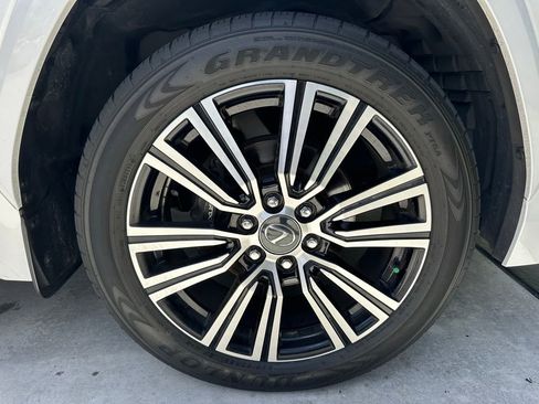 Used 2024 Lexus LX 600 4WD w/ Appearance Package image 14