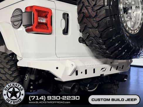 Used 2025 Jeep Wrangler Unlimited Rubicon 4xe w/ Safety Group AWD/4WD image 19