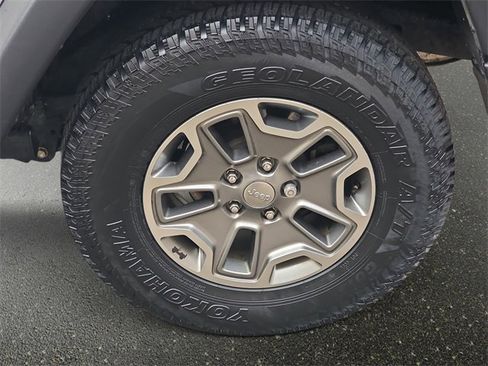 Used 2015 Jeep Wrangler Rubicon w/ Power Convenience Group image 30