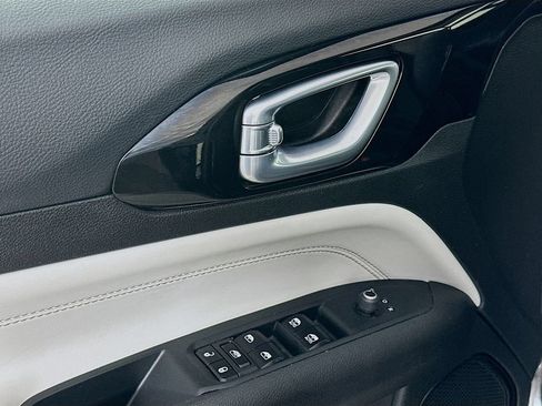 Certified 2023 Jeep Compass Limited AWD/4WD image 25