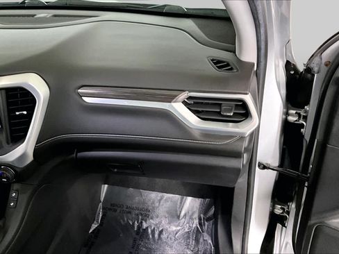 Used 2017 GMC Acadia SLT AWD/4WD image 19