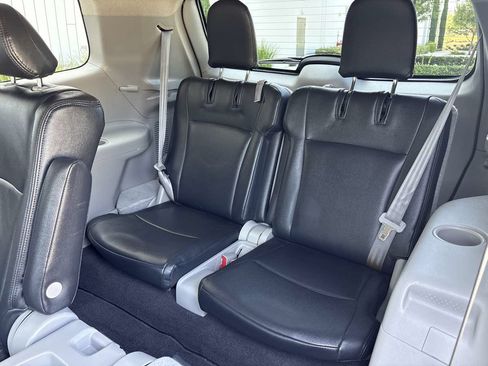 Used 2013 Toyota Highlander Plus FWD image 13