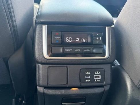 Used 2025 Subaru Ascent Premium w/ Premium Package AWD/4WD image 17