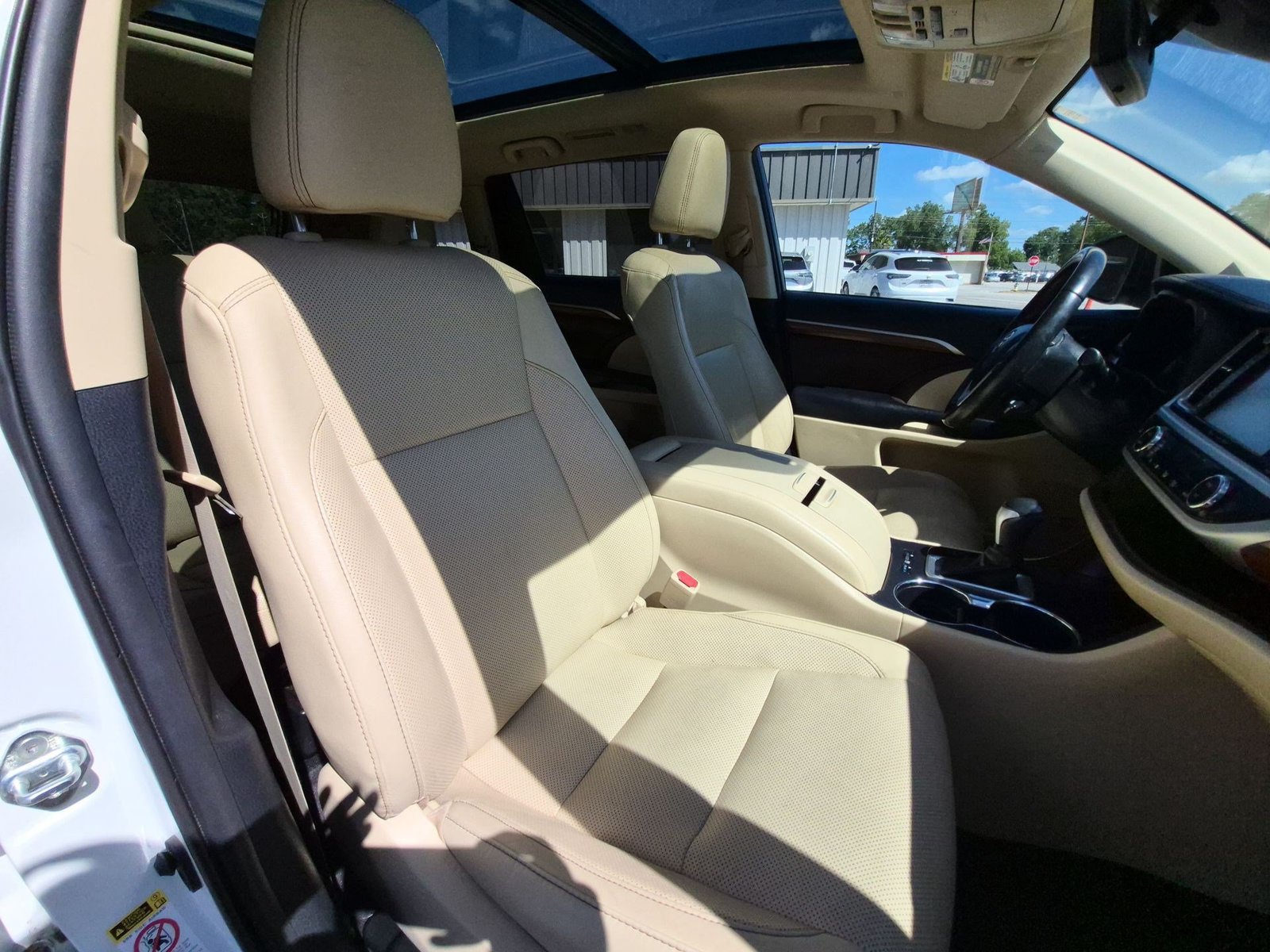 Used 2019 Toyota Highlander Limited Platinum AWD/4WD image 30