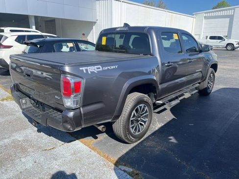 Used 2022 Toyota Tacoma TRD Sport w/ Technology Package image 3