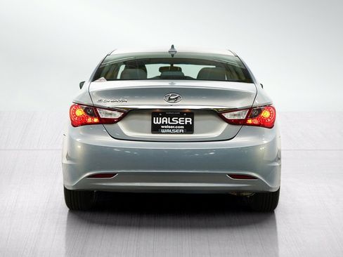 Used 2011 Hyundai Sonata GLS FWD image 4