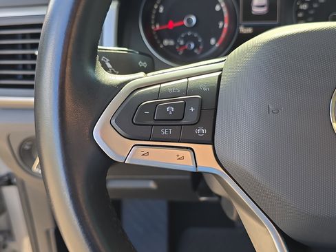 Used 2021 Volkswagen Atlas SE w/ Panoramic Sunroof Package image 35