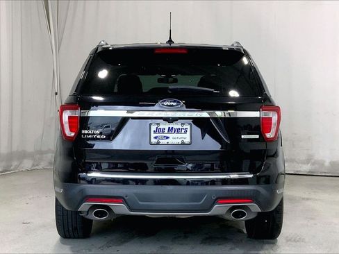 Used 2018 Ford Explorer Limited w/ Equipment Group 301A FWD image 4