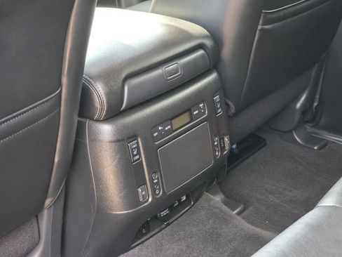 Used 2020 Nissan Armada Platinum w/ Interior Lighting Package image 17