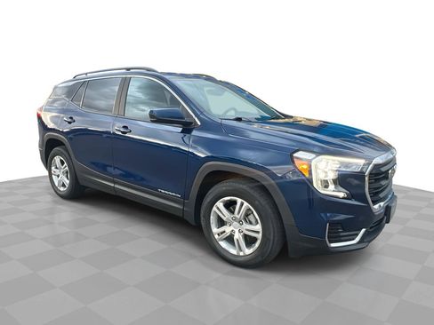Certified 2022 GMC Terrain SLE w/ Driver Convenience Package image 1