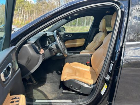 Used 2021 Volvo XC60 T5 Inscription w/ Advanced Package AWD/4WD image 4