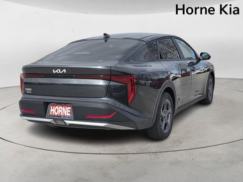 New 2026 Kia K4 LXS FWD image 4