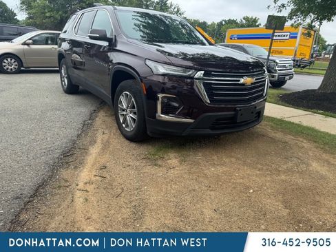 Used 2023 Chevrolet Traverse LT AWD/4WD image 1