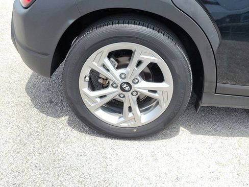 Used 2023 Hyundai Kona SEL w/ Cargo Package FWD image 5