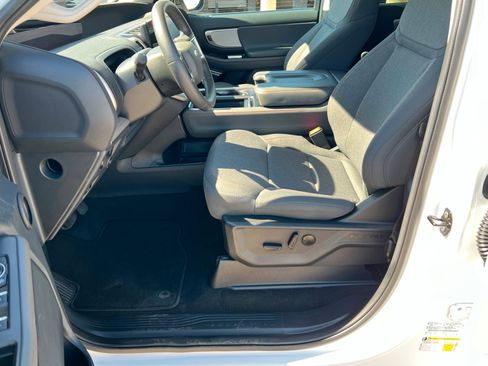 Used 2025 Ford Expedition Active AWD/4WD image 18