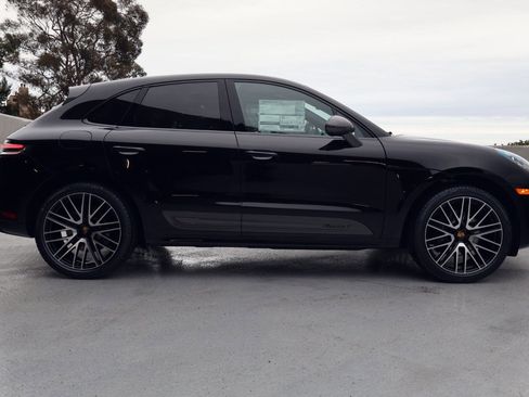 New 2026 Porsche Macan Turbo image 8