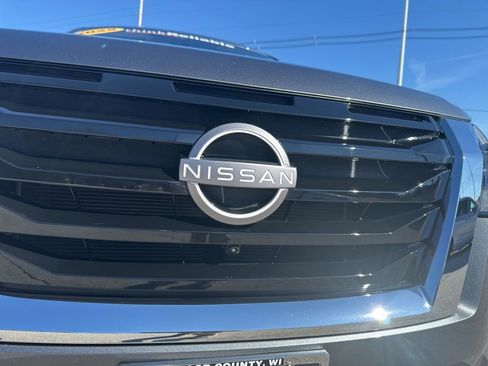 Used 2025 Nissan Pathfinder SL AWD/4WD image 13