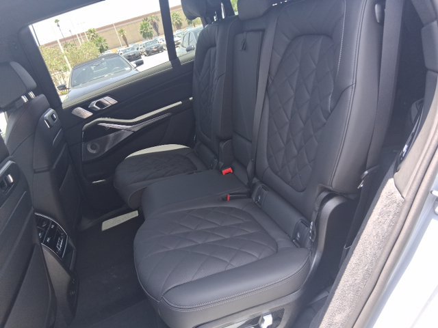 New 2027 BMW X7 xDrive40i w/ Executive Package AWD/4WD image 16