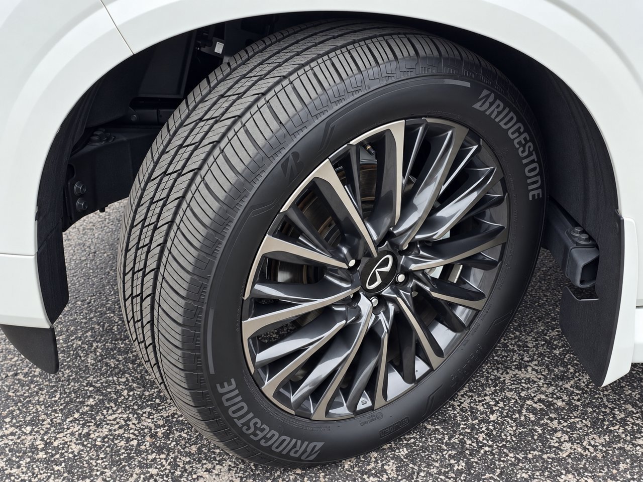 Certified 2026 INFINITI QX80 Autograph w/ Premium Cargo Package AWD/4WD image 11