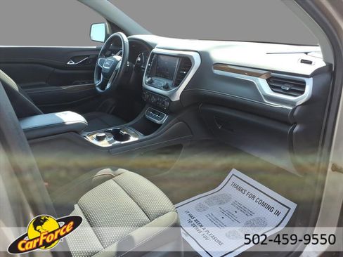 Used 2023 GMC Acadia SLE image 12