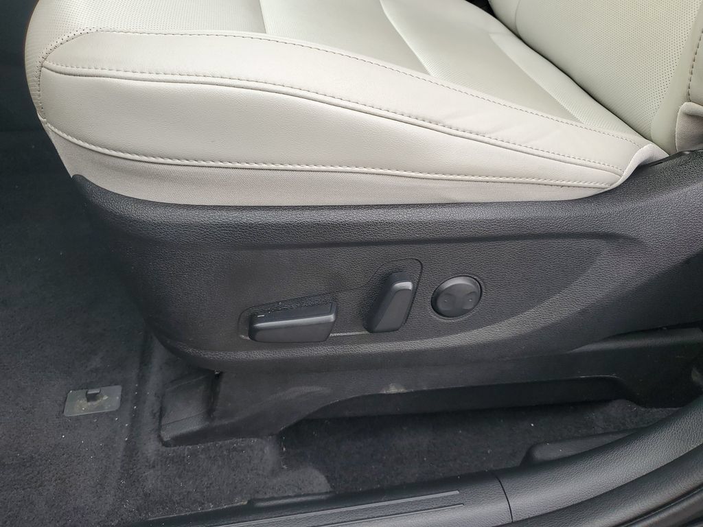 Used 2023 Kia Telluride S FWD image 9