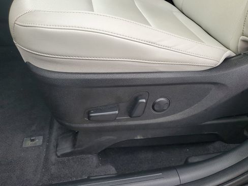 Used 2023 Kia Telluride S FWD image 9