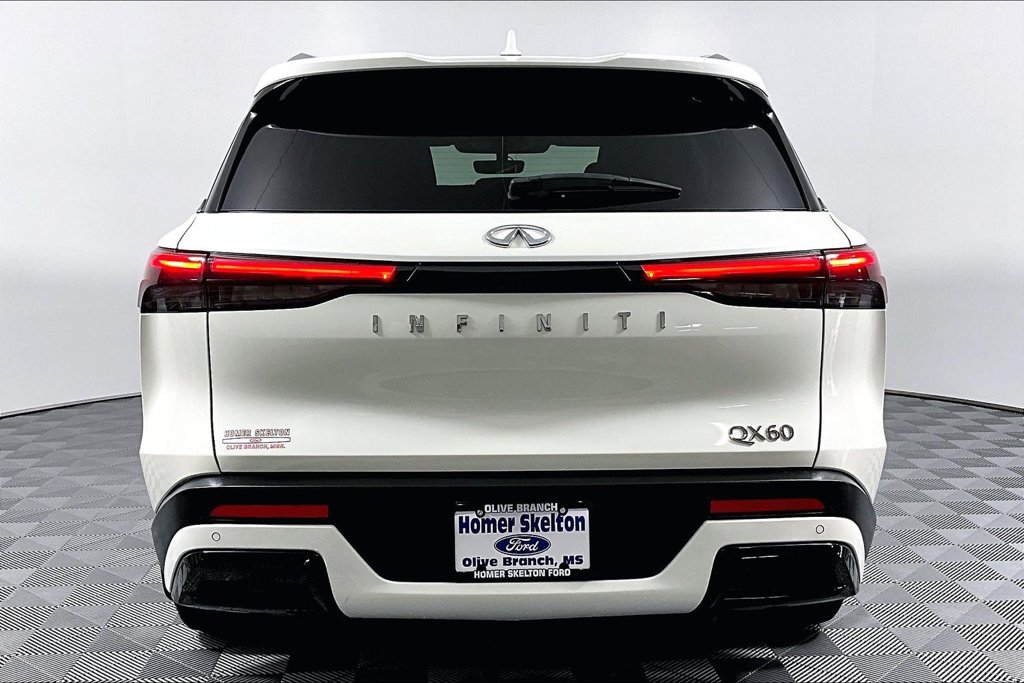 Used 2023 INFINITI QX60 Luxe FWD image 4