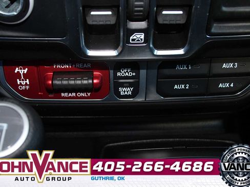 Used 2025 Jeep Wrangler Unlimited Rubicon AWD/4WD image 37