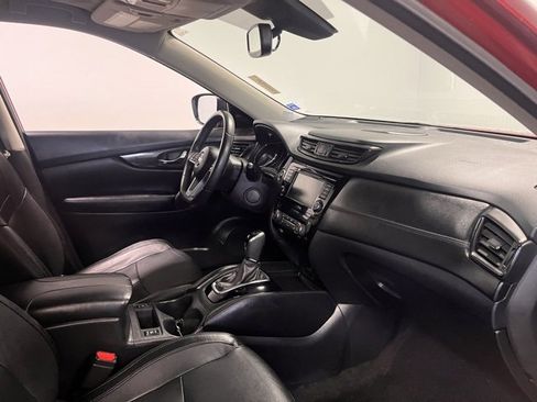 Used 2018 Nissan Rogue SL w/ Premium Package image 11