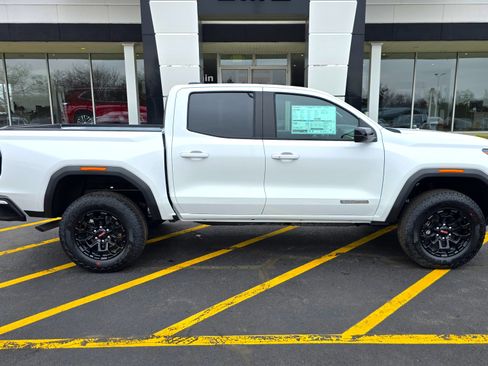 New 2026 GMC Canyon Elevation image 6