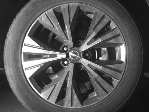 Used 2023 Nissan Rogue SV image 13