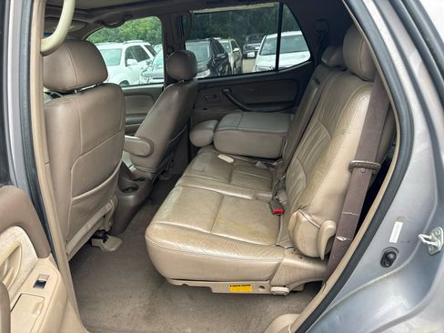 Used 2001 Toyota Sequoia SR5 image 12