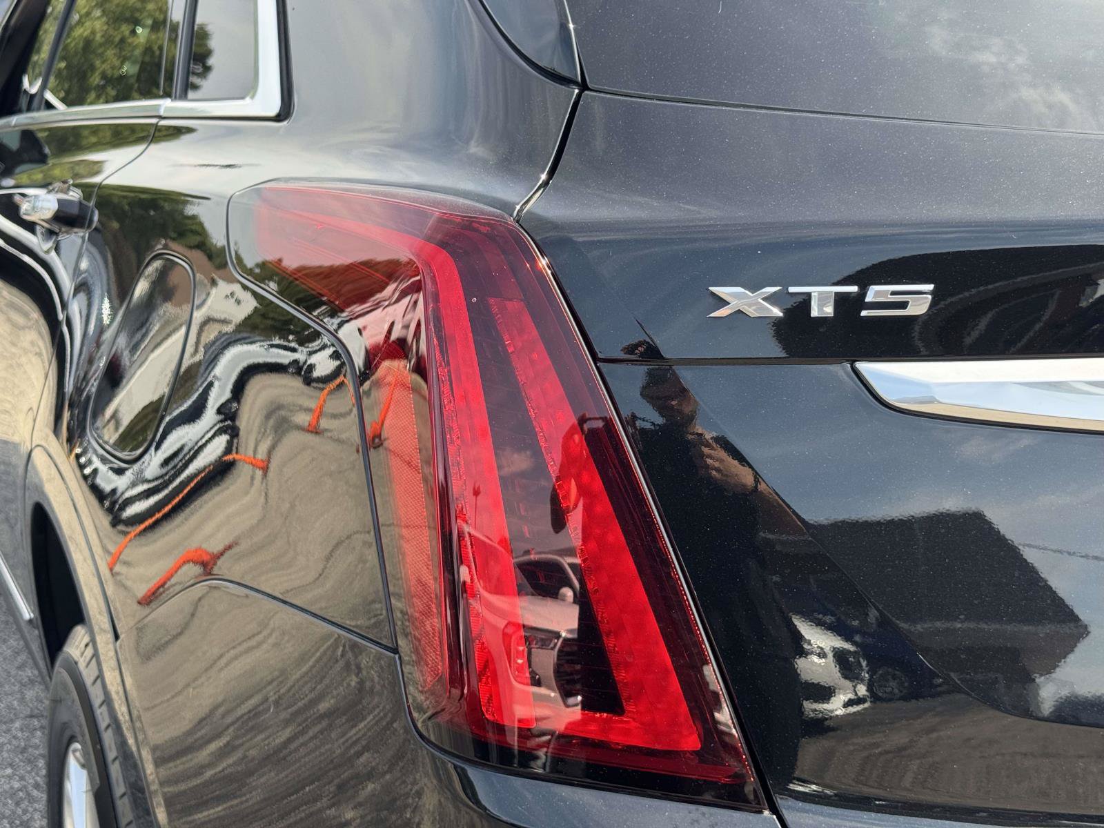 Certified 2023 Cadillac XT5 Premium Luxury AWD/4WD image 10