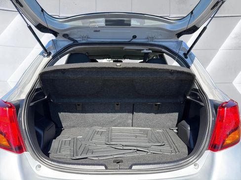 Used 2016 Toyota Yaris LE image 17