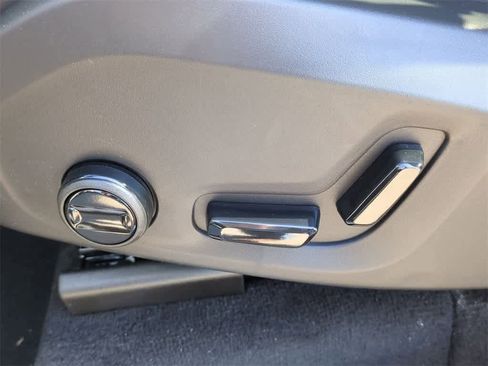 New 2026 Volvo XC90 B6 Plus w/ Protection Package Premier image 15